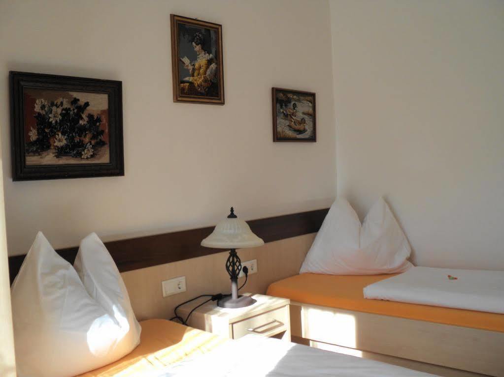 Aparthotel Apartmenthaus Gotthardt 3*